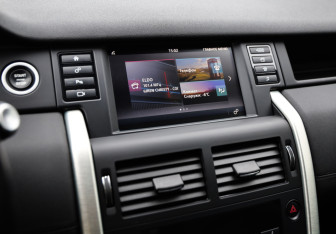 Подержанный автомобиль Land Rover Discovery Sport 2019 года (14 фото)