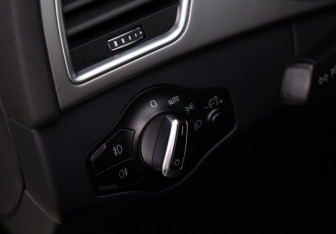 Подержанный автомобиль Audi A4 Sedan 2014 года (17 фото)