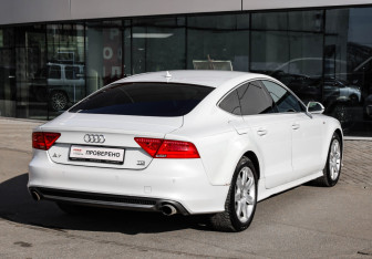 Подержанный автомобиль Audi A7 2012 года (7 фото)