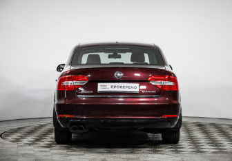 Подержанный автомобиль Skoda Superb Liftback 2014 года (6 фото)