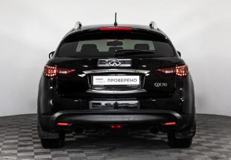 Подержанный автомобиль Infiniti QX70 2015 года (6 фото)