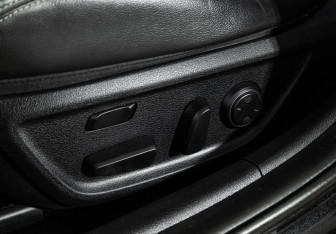 Подержанный автомобиль Genesis G70 2019 года (22 фото)