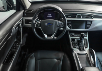 Подержанный автомобиль Geely Atlas 2018 года (11 фото)