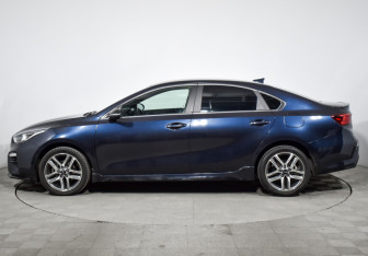 Подержанный автомобиль Kia Cerato Sedan 2021 года (8 фото)