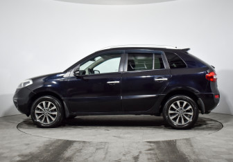 Подержанный автомобиль Renault Koleos 2013 года (8 фото)