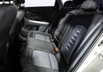 Подержанный автомобиль Kia Ceed Wagon 2013 года (10 фото)