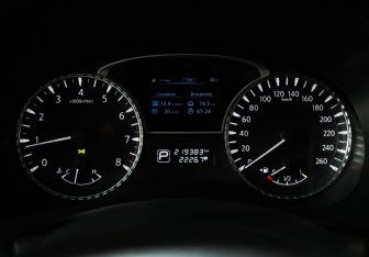 Подержанный автомобиль Infiniti QX60 2014 года (12 фото)