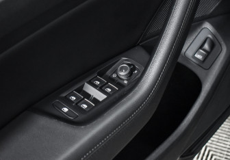 Подержанный автомобиль Volkswagen Passat Sedan 2018 года (10 фото)
