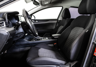 Подержанный автомобиль Kia K5 2021 года (22 фото)