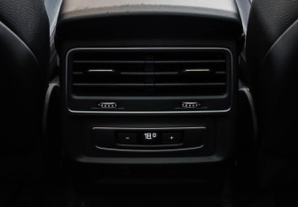 Подержанный автомобиль Audi Q7 2020 года (31 фото)