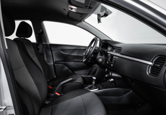 Подержанный автомобиль Kia Rio Sedan 2020 года (20 фото)