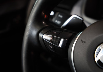 Подержанный автомобиль BMW X5 2017 года (14 фото)