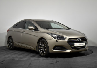 Подержанный автомобиль Hyundai i40 Sedan 2015 года (3 фото)