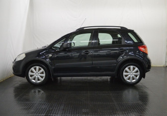 Подержанный автомобиль Suzuki SX4 Hatchback 2012 года (8 фото)