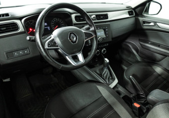 Подержанный автомобиль Renault Arkana 2019 года (11 фото)