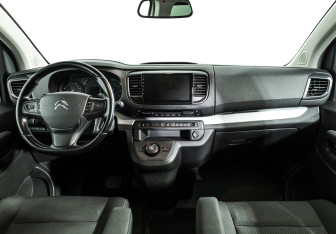 Подержанный автомобиль Citroen SpaceTourer 2021 года (13 фото)