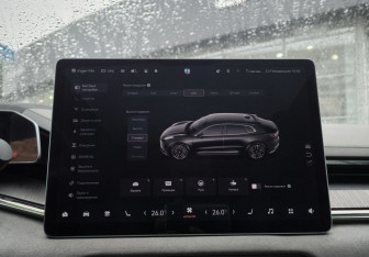 Подержанный автомобиль Zeekr 001 2023 года (21 фото)