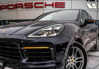Подержанный автомобиль Porsche Cayenne 2019 года (2 фото)