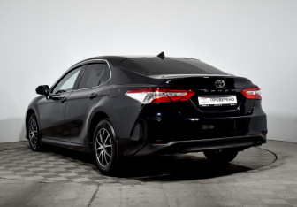 Подержанный автомобиль Toyota Camry Sedan 2020 года (7 фото)