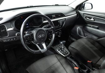 Подержанный автомобиль Kia Rio Sedan 2020 года (11 фото)