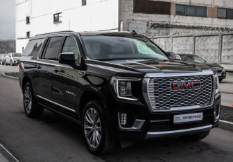 Подержанный автомобиль GMC Yukon 2022 года (5 фото)