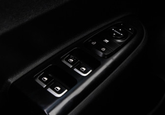 Подержанный автомобиль Kia Rio Hatchback 2018 года (16 фото)