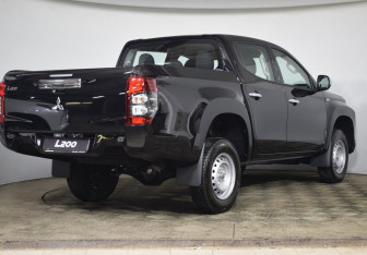 Новый Mitsubishi L200 2024 (6 фото)