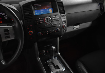 Подержанный автомобиль Nissan Pathfinder 2012 года (22 фото)