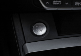 Подержанный автомобиль Audi Q5 2021 года (23 фото)