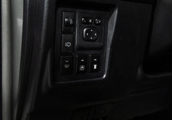 Подержанный автомобиль Toyota Land Cruiser Prado 2013 года (18 фото)