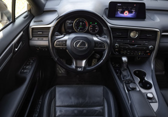 Подержанный автомобиль Lexus RX 2017 года (21 фото)