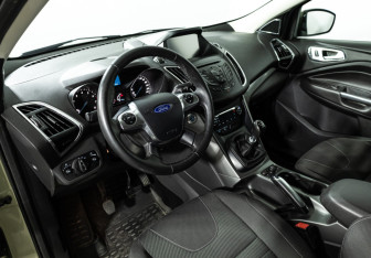 Подержанный автомобиль Ford Kuga 2014 года (11 фото)