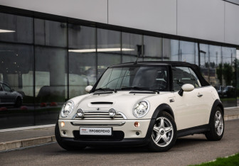 Подержанный автомобиль MINI Cabrio 2006 года (1 фото)