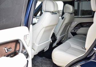 Подержанный автомобиль Land Rover Range Rover 2022 года (13 фото)