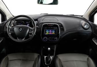 Подержанный автомобиль Renault Kaptur 2019 года (10 фото)