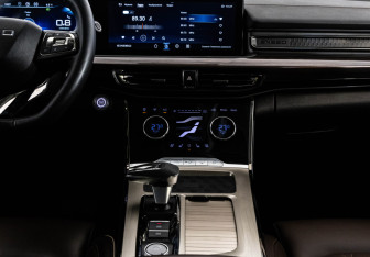 Подержанный автомобиль Exeed VX 2022 года (13 фото)