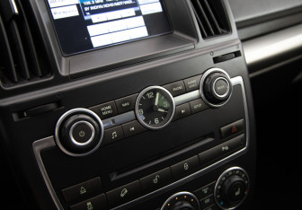Подержанный автомобиль Land Rover Freelander 2014 года (14 фото)