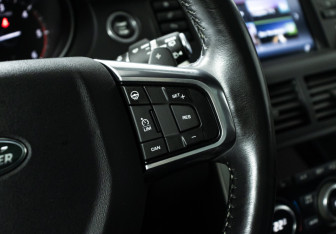 Подержанный автомобиль Land Rover Discovery Sport 2017 года (21 фото)
