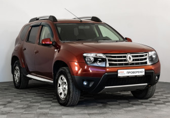 Подержанный автомобиль Renault Duster 2014 года (3 фото)