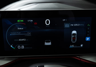 Подержанный автомобиль Geely Coolray 2023 года (12 фото)