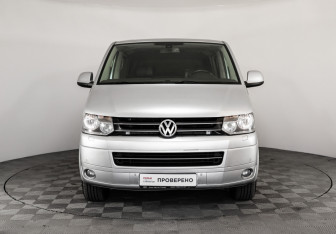 Подержанный автомобиль Volkswagen Multivan 2010 года (2 фото)