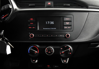 Подержанный автомобиль Kia Rio Sedan 2020 года (16 фото)