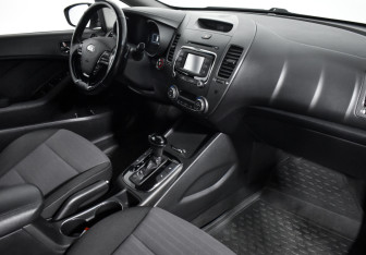 Подержанный автомобиль Kia Cerato Sedan 2019 года (13 фото)
