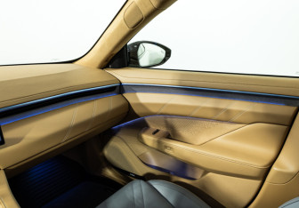 Подержанный автомобиль Zeekr 001 2024 года (23 фото)