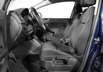 Подержанный автомобиль Volkswagen Golf Plus 2013 года (10 фото)