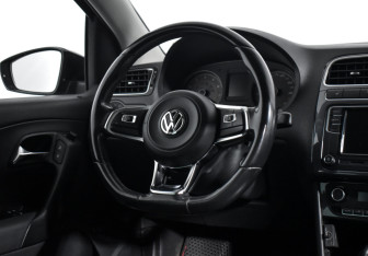 Подержанный автомобиль Volkswagen Polo Sedan 2020 года (14 фото)