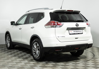 Подержанный автомобиль Nissan X-Trail 2016 года (7 фото)