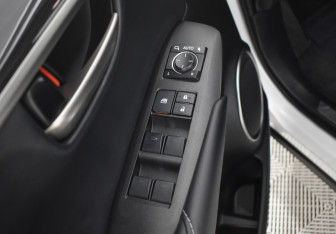 Подержанный автомобиль Lexus NX 2016 года (21 фото)