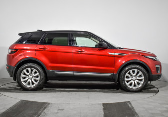 Подержанный автомобиль Land Rover Range Rover Evoque 2017 года (4 фото)