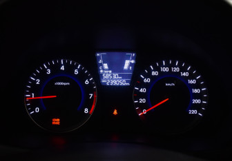 Подержанный автомобиль Hyundai Solaris Hatchback 2014 года (20 фото)